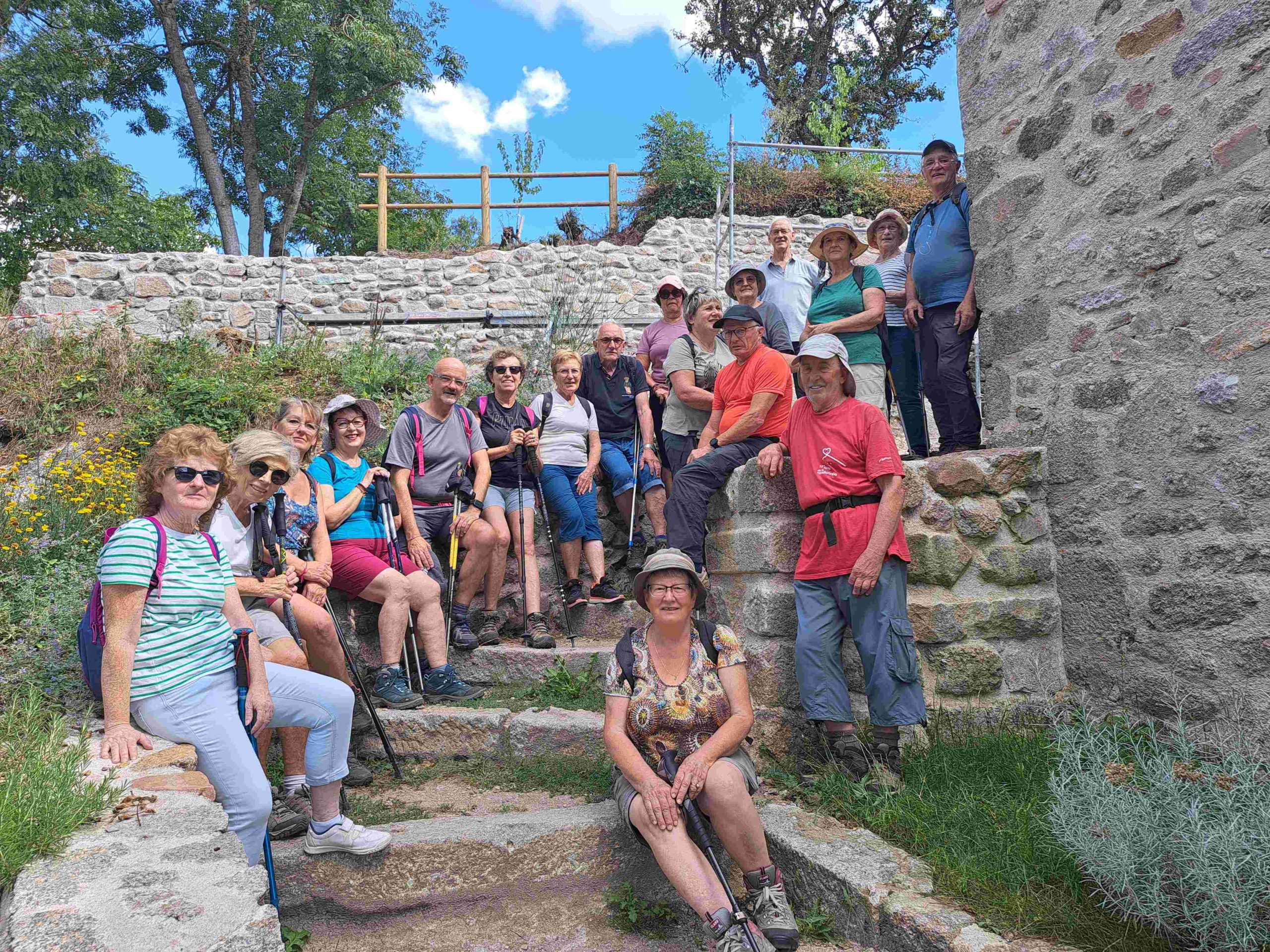 You are currently viewing Visite à Donzy de marcheurs de Néronde